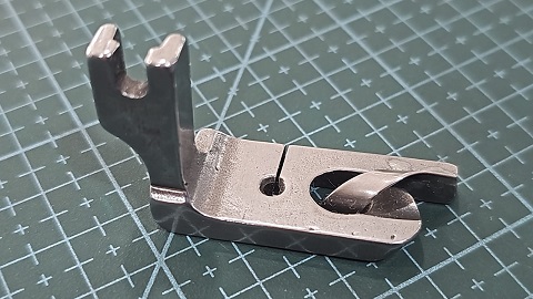 PIE DOBLADILLADOR MÁQUINA RECTA IND 6.4MM 1/4